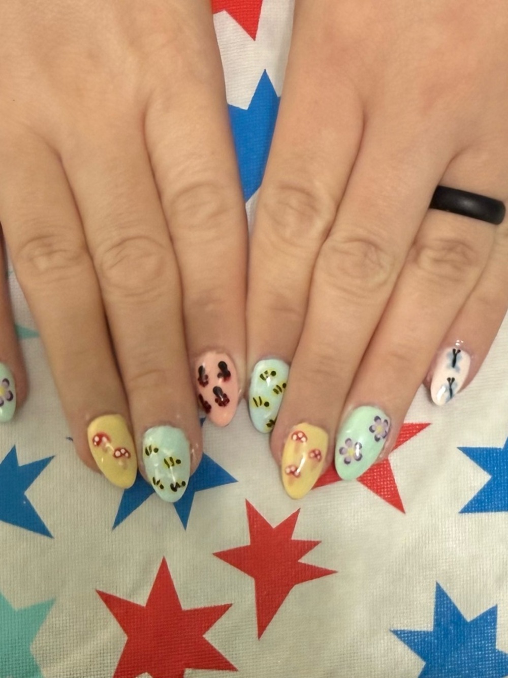 Spring press-on nail set - Picture 3 of 4